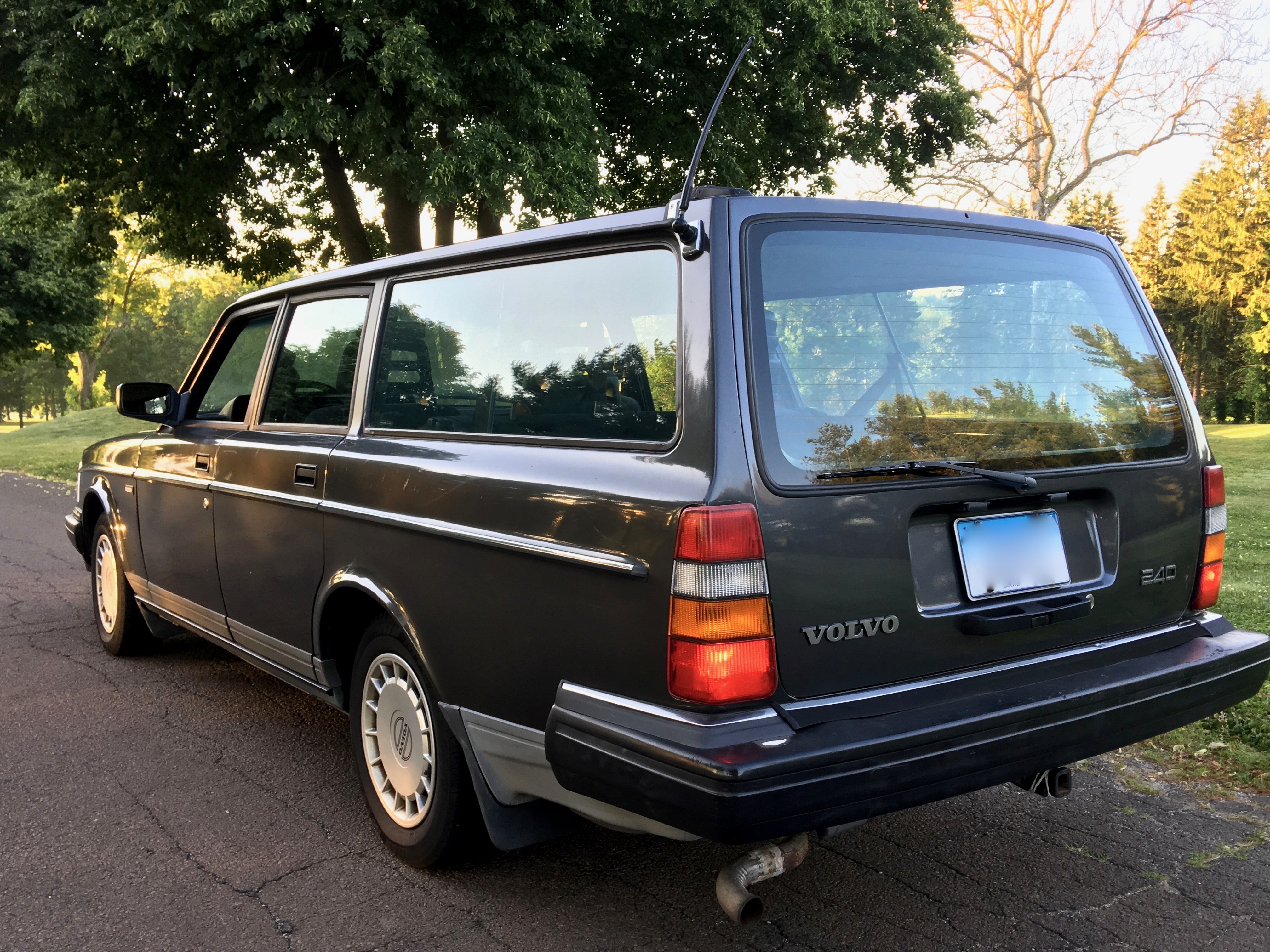 1993 Volvo 240 Wagon – 2.3L B230F Inline-Four, 4-Speed Automatic, Long-Term Original-Owner Car — photo 7